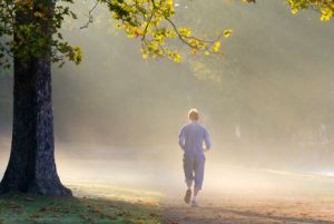 آیا دویدن با شکم خالی به لاغر شدن کمک میکند؟