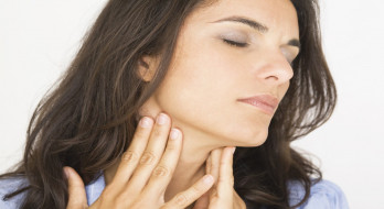 گلو درد چیست؟ علل، علائم، تشخیص و درمان گلو درد گلو درد چیست؟ علل، علائم، تشخیص و درمان گلو درد